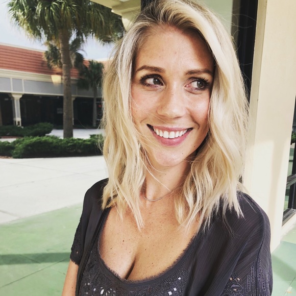 Meet your Posher, Allison - Picture 1 of 1